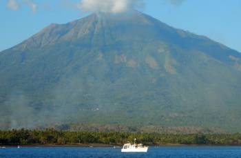 Pacific Lilly anchored off Lamahala