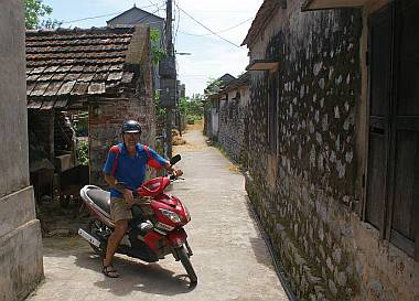 Getting lost in a small village, looking for a bird sanctuary