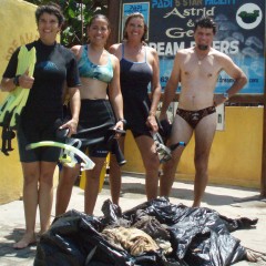 Kyle, Mandy, Sue & Jon post-dive